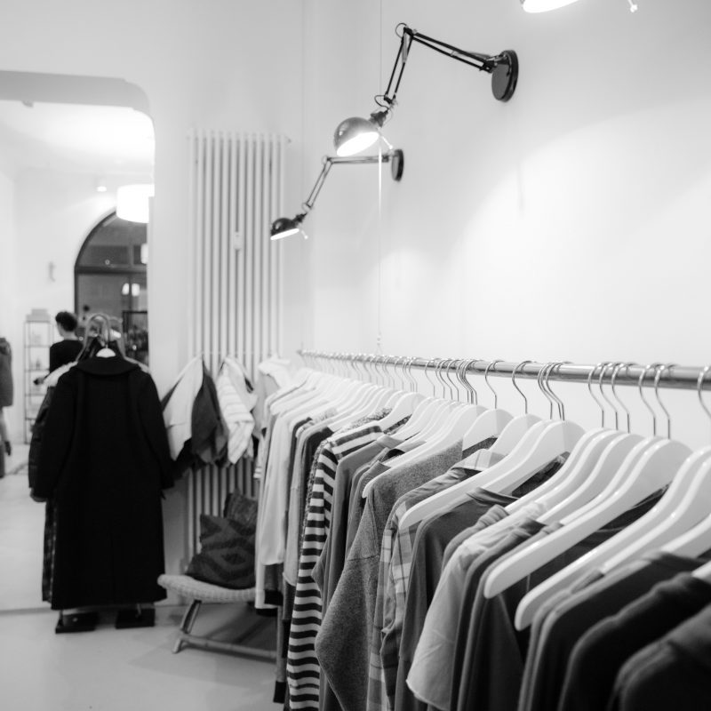 photo d'une boutique d'habits