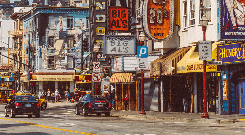 E-tailers: pure-players and physical shops