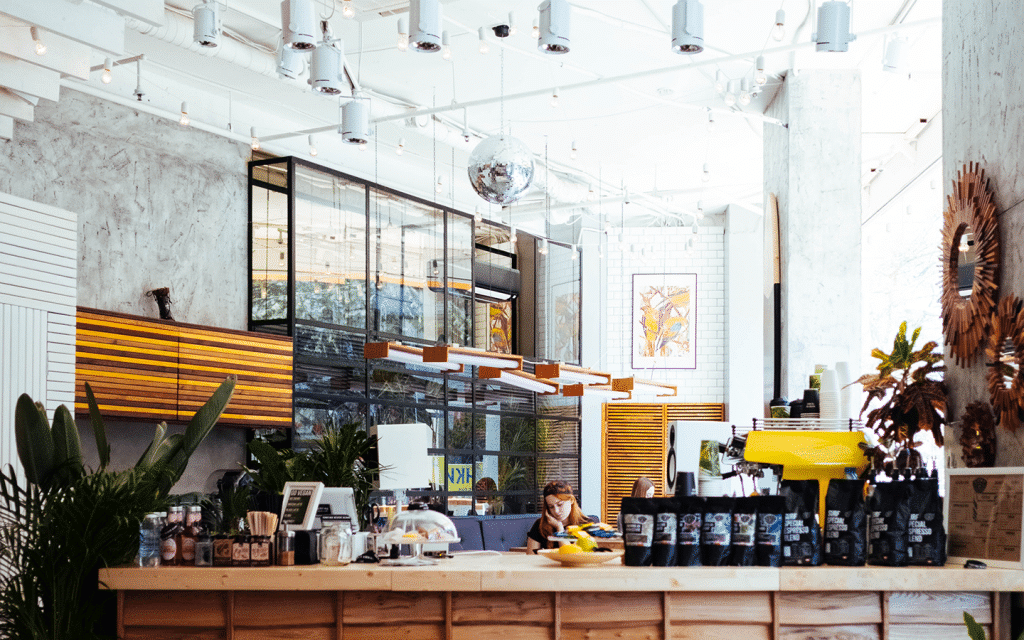 Customer experience and innovative trends in retail
