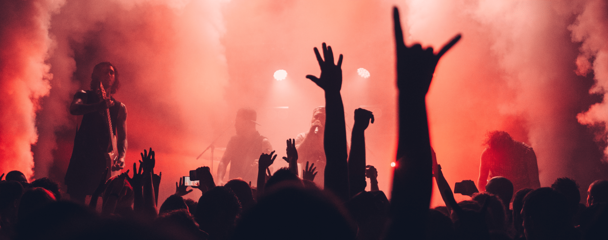 photo d'un concert avec une foule